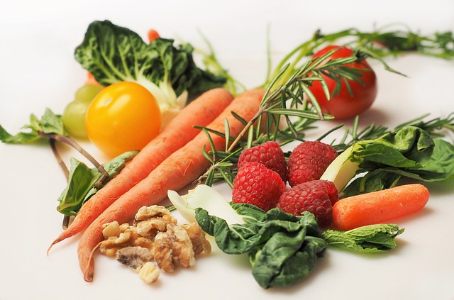 owoce i warzywa - zdrowe produkty żywnościowe photo